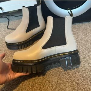 Dr martens audrick Chelsea platform boots